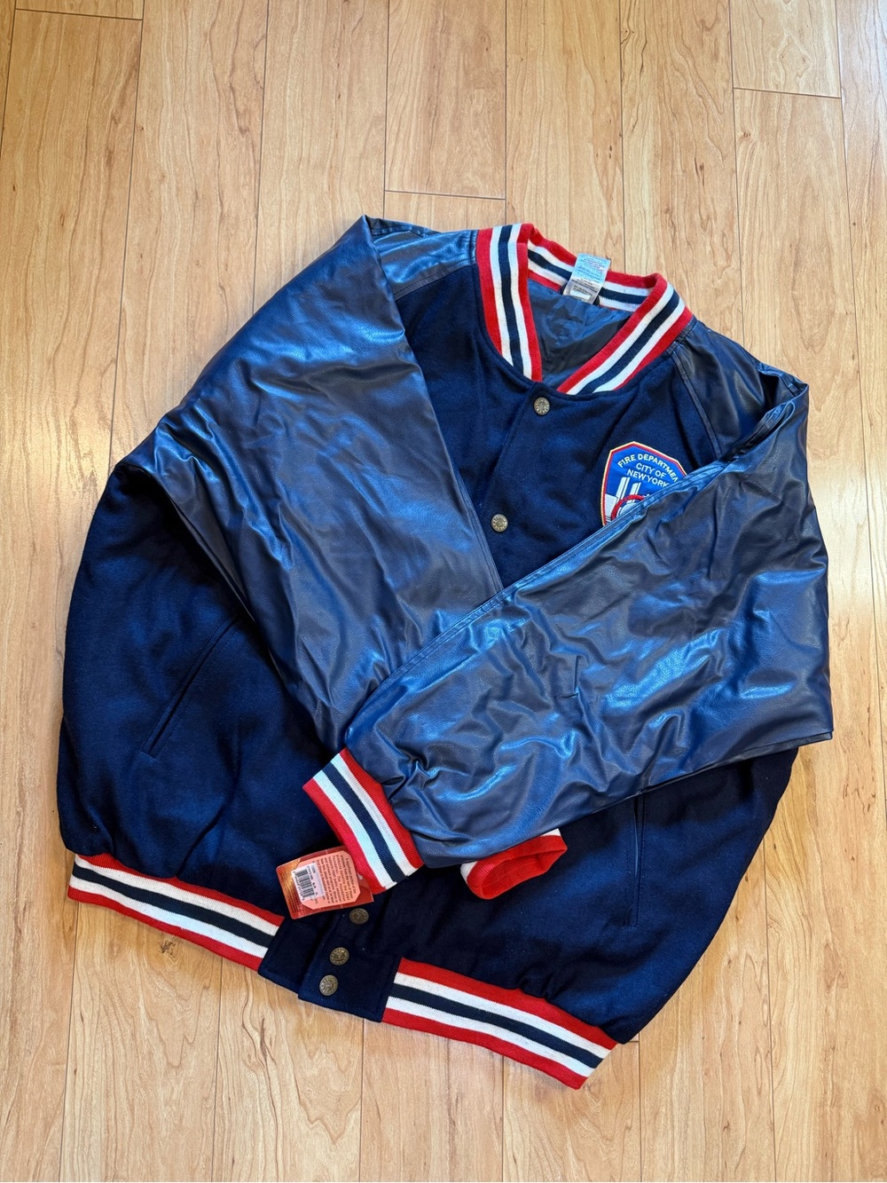 OFFICIALLY LICENSED FDNY VARSITY JACKET NEW YORK FIRE DEPARTMENT NEW WITH TAGS